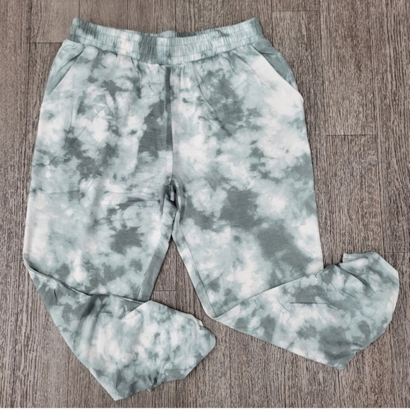 NWT Como Blu 2 PC Short Sleeve Top/Jogger Set Size 2X Green Camo - Picture 3 of 3